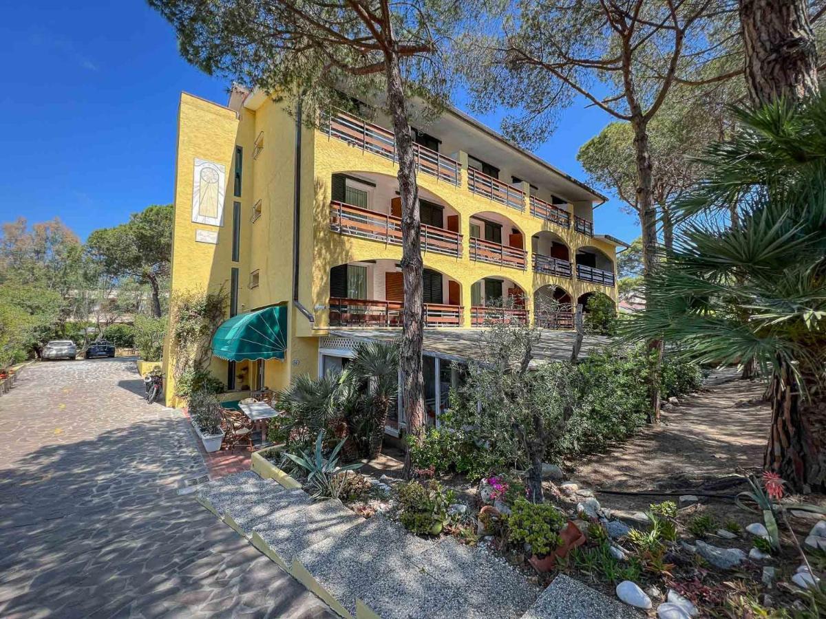 Hotel Meridiana Marina di Campo Exteriör bild