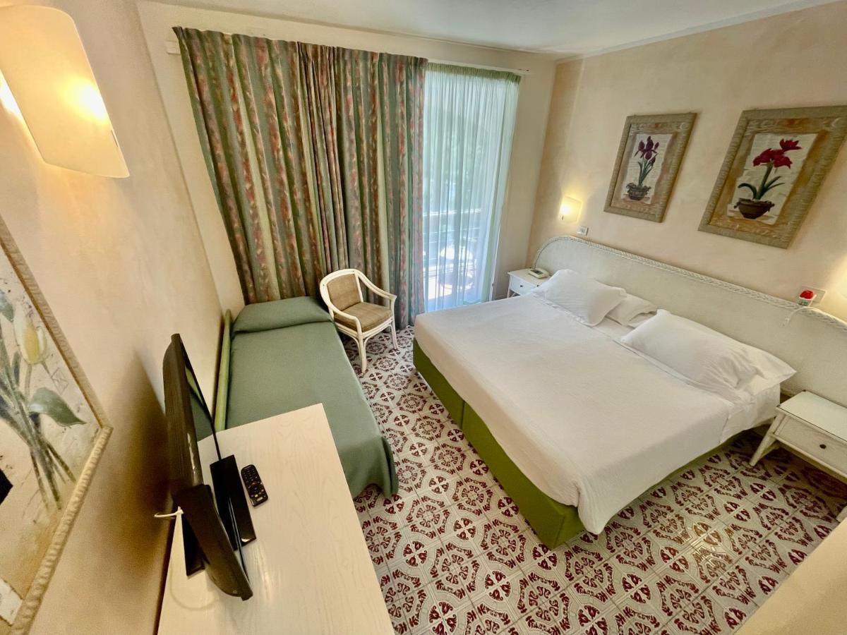 Hotel Meridiana Marina di Campo Rum bild