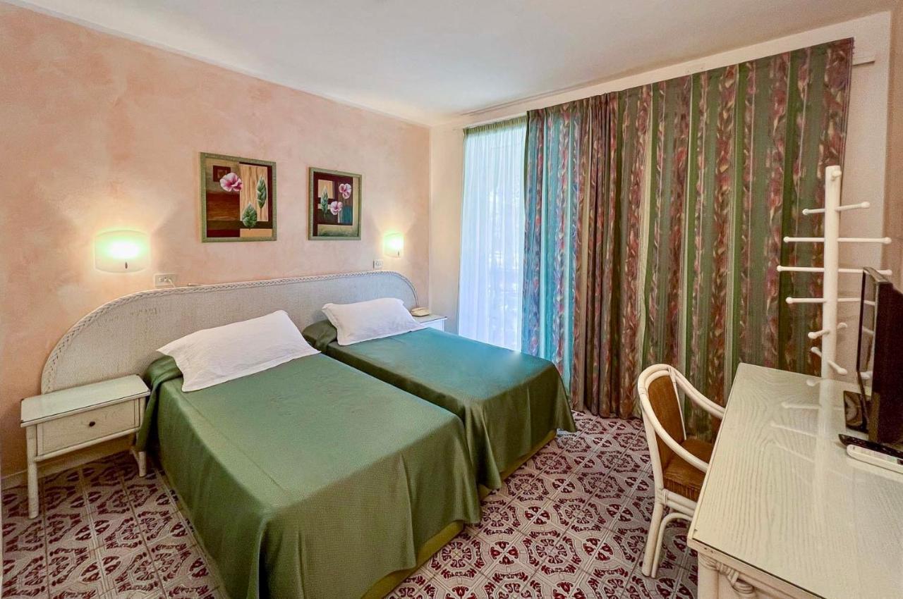 Hotel Meridiana Marina di Campo Exteriör bild