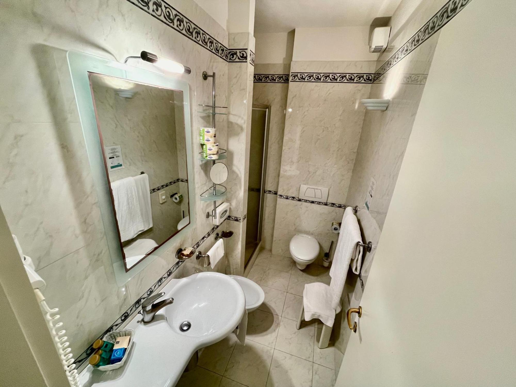 Hotel Meridiana Marina di Campo Rum bild